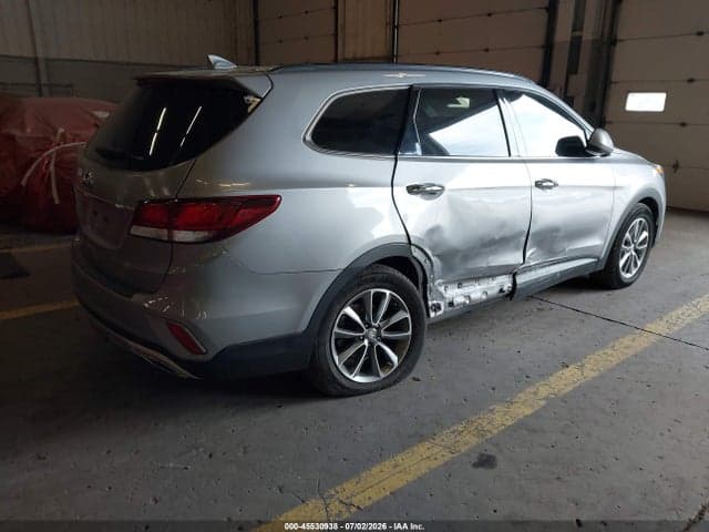 2017 HYUNDAI SANTA FE SE 4