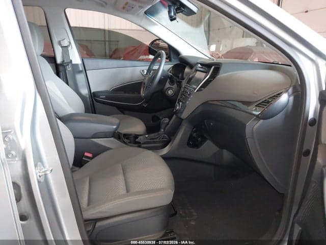 2017 HYUNDAI SANTA FE SE 5
