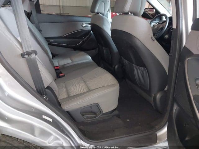 2017 HYUNDAI SANTA FE SE 8