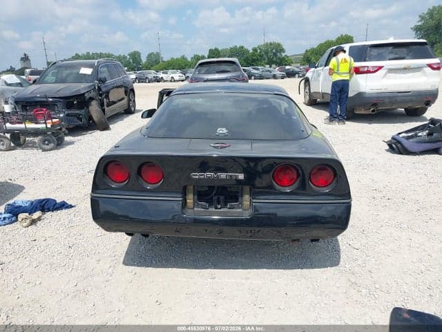 1984 CHEVROLET CORVETTE 17