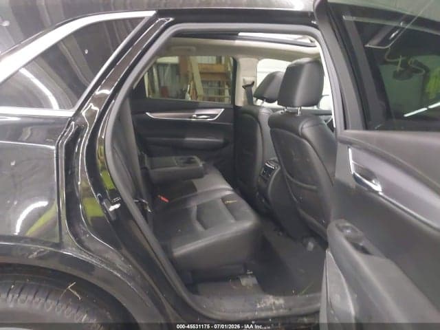 2017 CADILLAC XT5 LUXURY 8