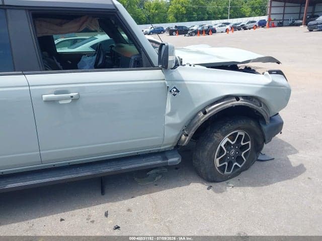 2024 FORD BRONCO OUTER BANKS 18