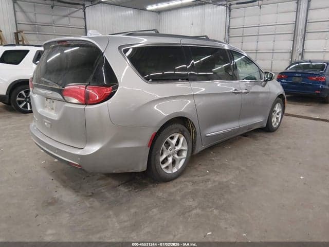 2017 CHRYSLER PACIFICA TOURING-L 4