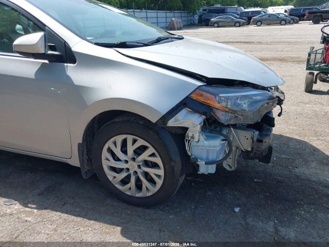 2018 TOYOTA COROLLA LE 19