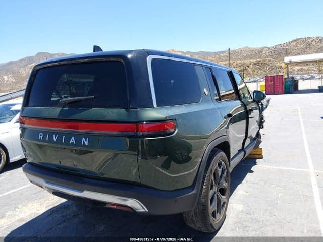2025 RIVIAN R1S 4