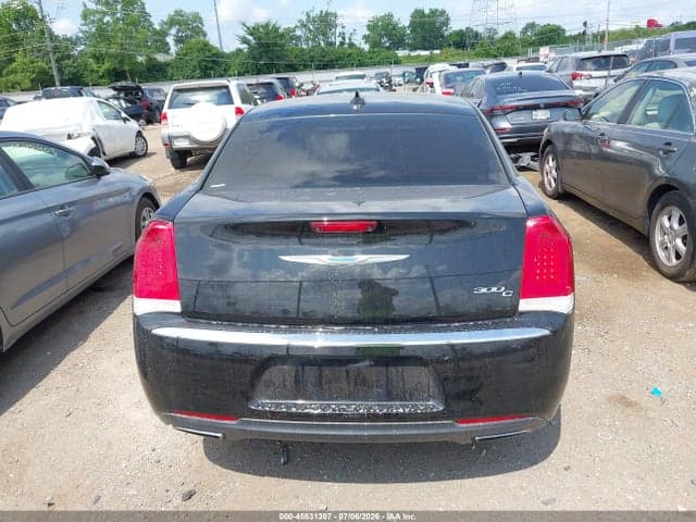 2017 CHRYSLER 300C 16