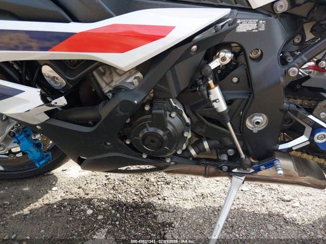 2024 BMW S 1000 RR 9