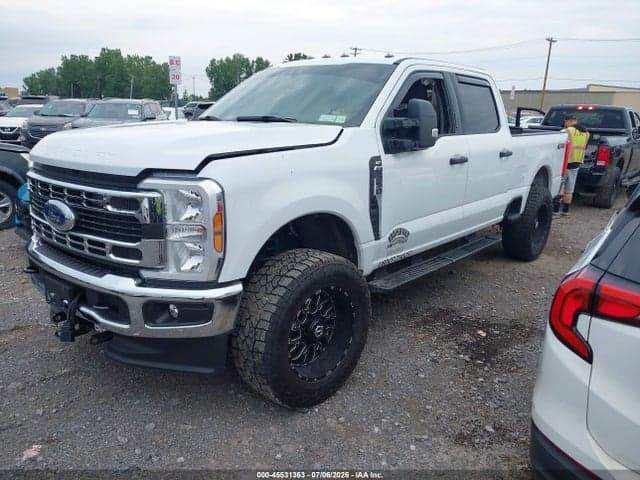 2024 FORD F-250 XLT 2
