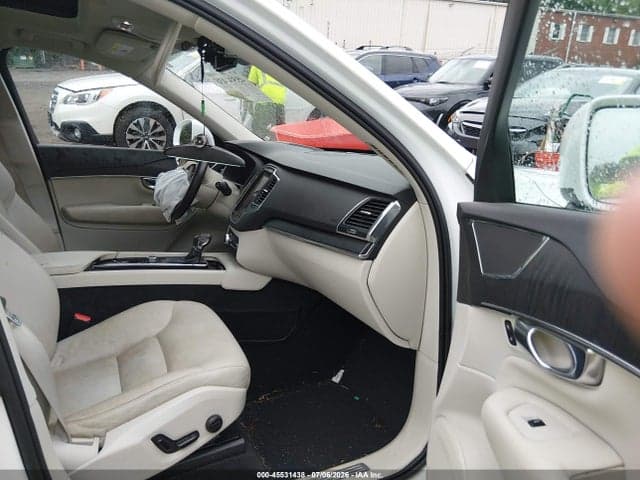 2020 VOLVO XC90 T6 MOMENTUM 6 PASSENGER 5