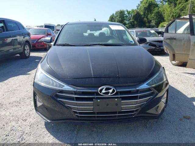 2019 HYUNDAI ELANTRA SE 12