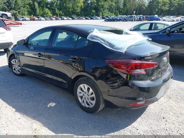2019 HYUNDAI ELANTRA SE 3