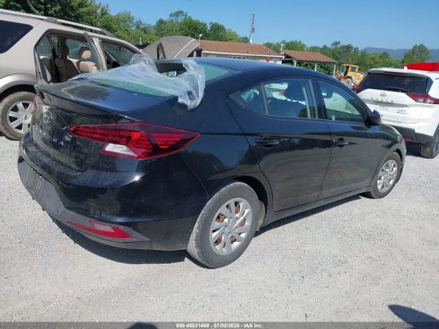2019 HYUNDAI ELANTRA SE 4