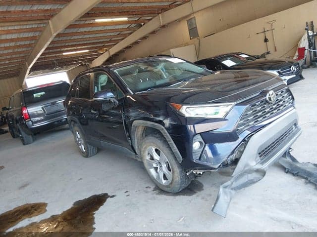 2020 TOYOTA RAV4 XLE 1
