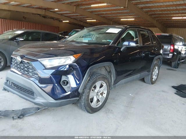 2020 TOYOTA RAV4 XLE 2
