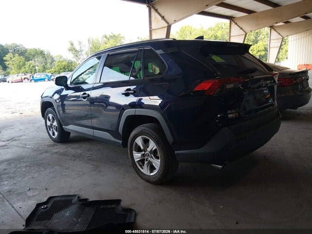 2020 TOYOTA RAV4 XLE 3