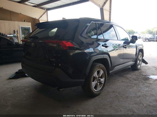 2020 TOYOTA RAV4 XLE 4