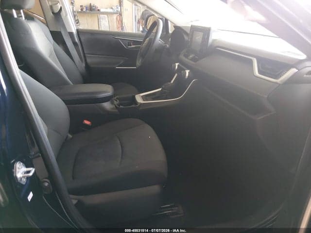 2020 TOYOTA RAV4 XLE 5