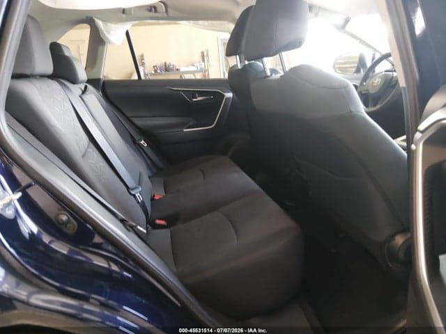 2020 TOYOTA RAV4 XLE 8