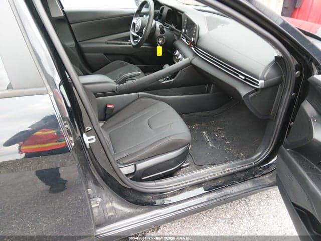 2023 HYUNDAI ELANTRA SE 5