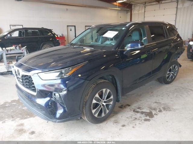 2026 TOYOTA HIGHLANDER XLE 2