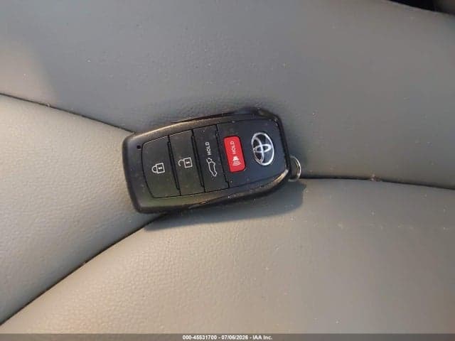 2026 TOYOTA HIGHLANDER XLE 11