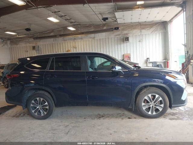 2026 TOYOTA HIGHLANDER XLE 13