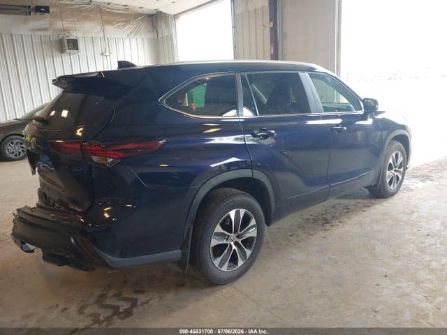 2026 TOYOTA HIGHLANDER XLE 4