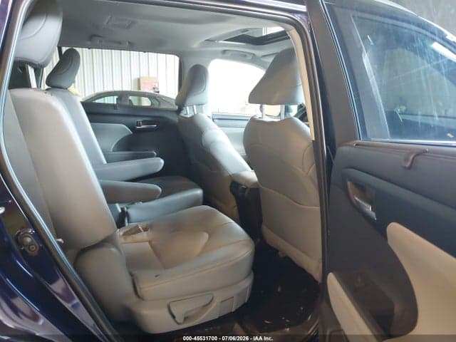 2026 TOYOTA HIGHLANDER XLE 8