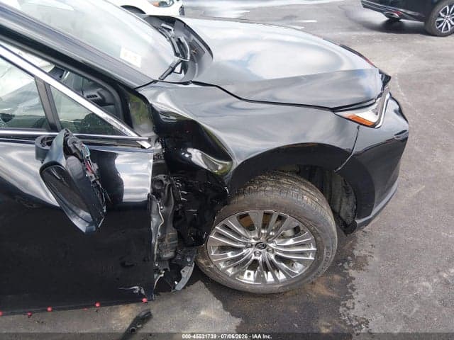 2024 TOYOTA VENZA LIMITED 19
