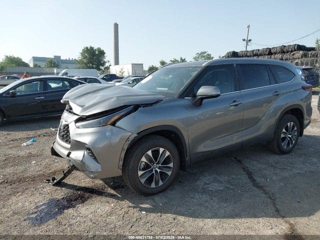 2025 TOYOTA HIGHLANDER XLE 2