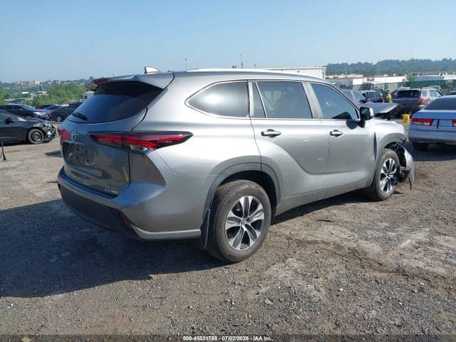2025 TOYOTA HIGHLANDER XLE 4