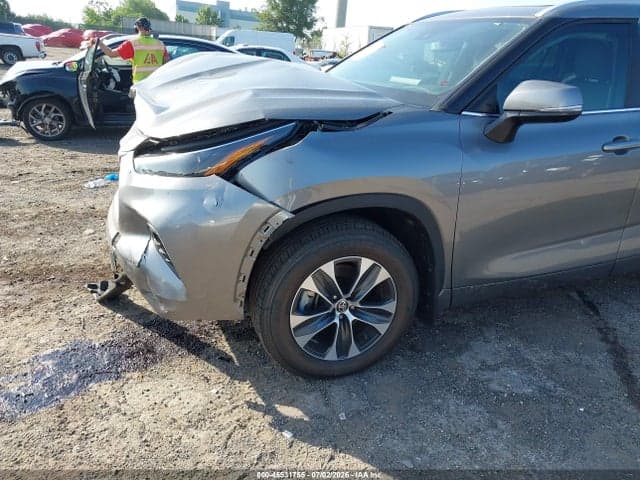 2025 TOYOTA HIGHLANDER XLE 6