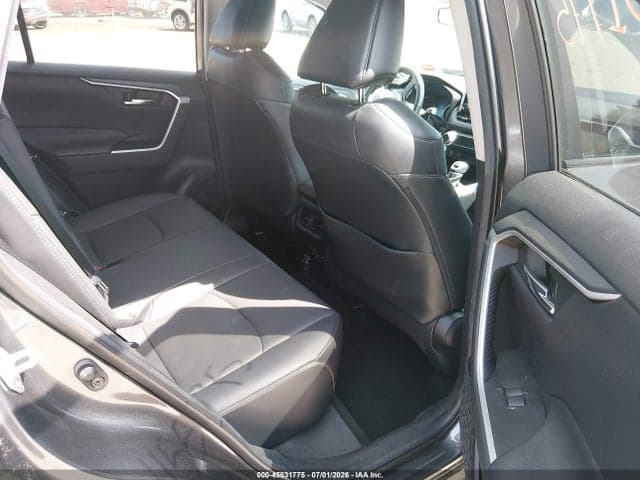 2021 TOYOTA RAV4 XLE PREMIUM 8