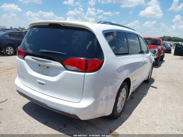 2020 CHRYSLER PACIFICA TOURING L 4