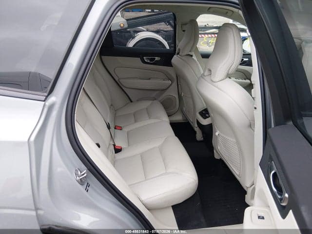 2025 VOLVO XC60 B5 ULTRA 8
