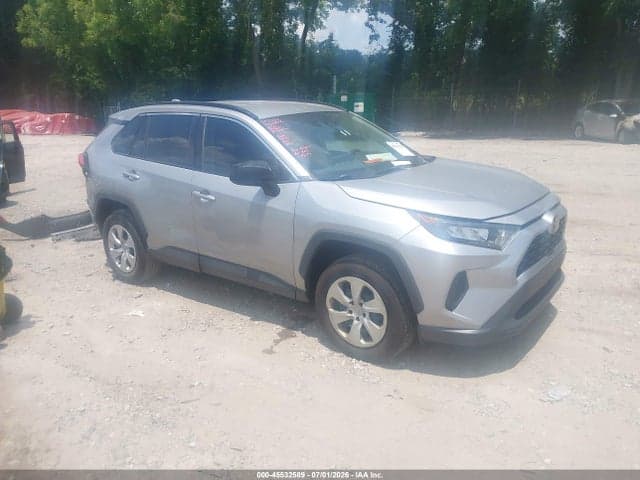 2020 TOYOTA RAV4 LE 1