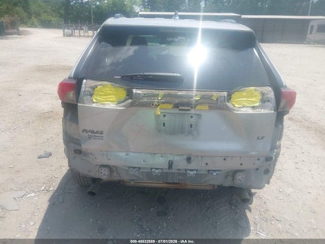 2020 TOYOTA RAV4 LE 6