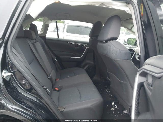 2020 TOYOTA RAV4 LE 8