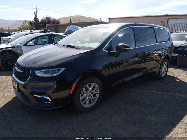 2023 CHRYSLER PACIFICA TOURING L 2