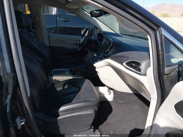 2023 CHRYSLER PACIFICA TOURING L 5
