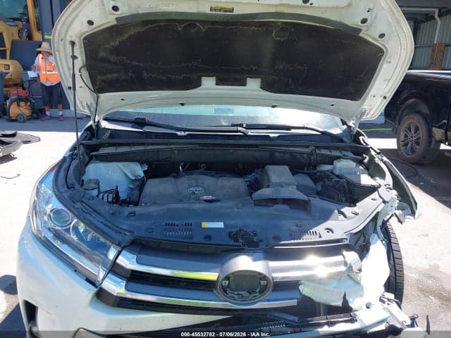 2019 TOYOTA HIGHLANDER LIMITED 10