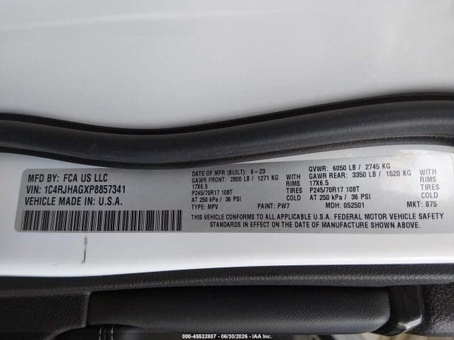 2023 JEEP GRAND CHEROKEE LAREDO 4X4 9