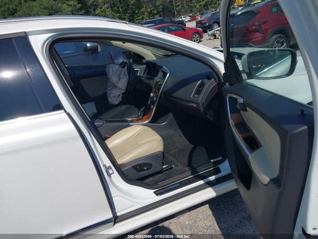 2017 VOLVO XC60 T5 INSCRIPTION 5