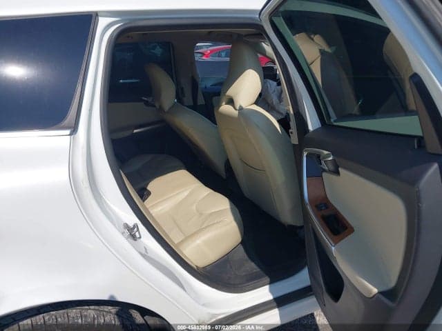 2017 VOLVO XC60 T5 INSCRIPTION 8