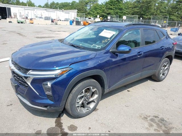 2024 CHEVROLET TRAX FWD LT 2