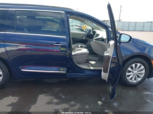 2017 CHRYSLER PACIFICA TOURING-L 5