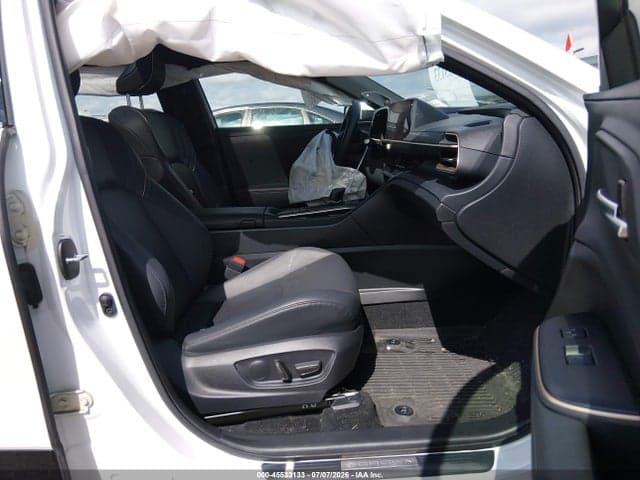 2023 TOYOTA CROWN LIMITED 5