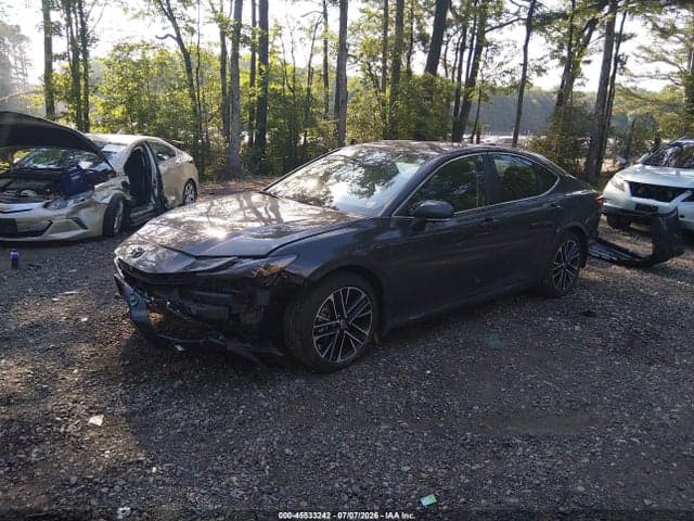 2025 TOYOTA CAMRY XLE 2