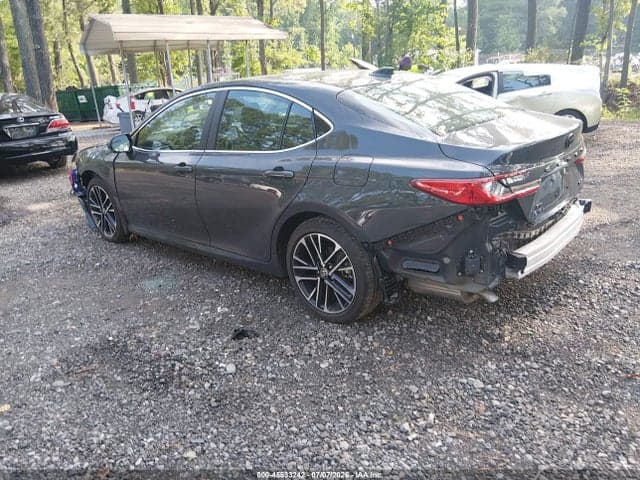 2025 TOYOTA CAMRY XLE 3