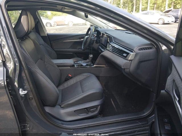 2025 TOYOTA CAMRY XLE 5